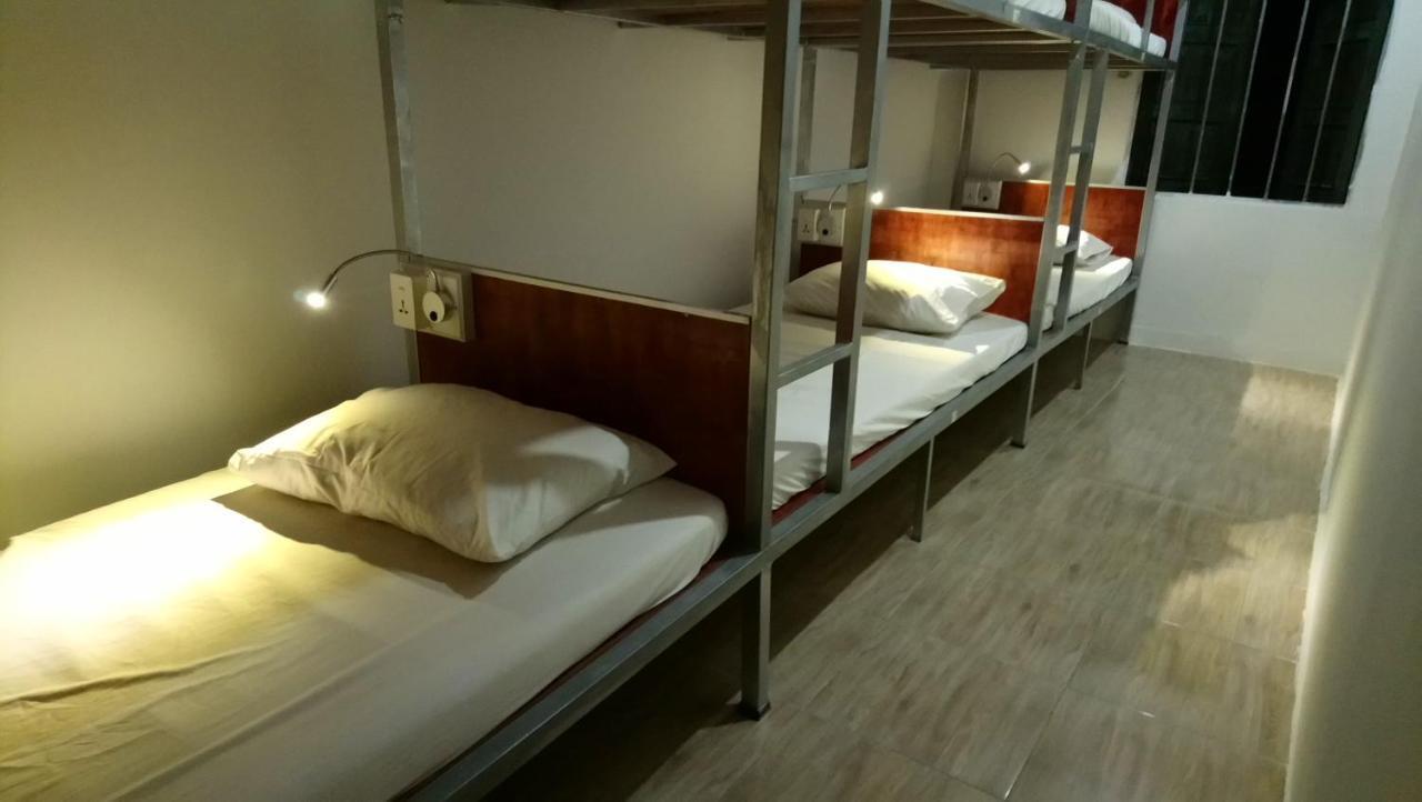 לואנג פרבאנג Tony Central Hostel מראה חיצוני תמונה