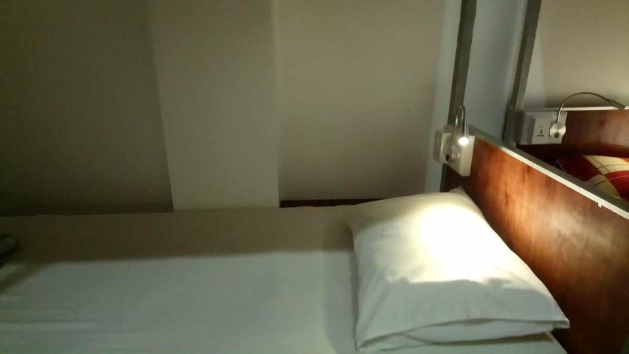 לואנג פרבאנג Tony Central Hostel מראה חיצוני תמונה