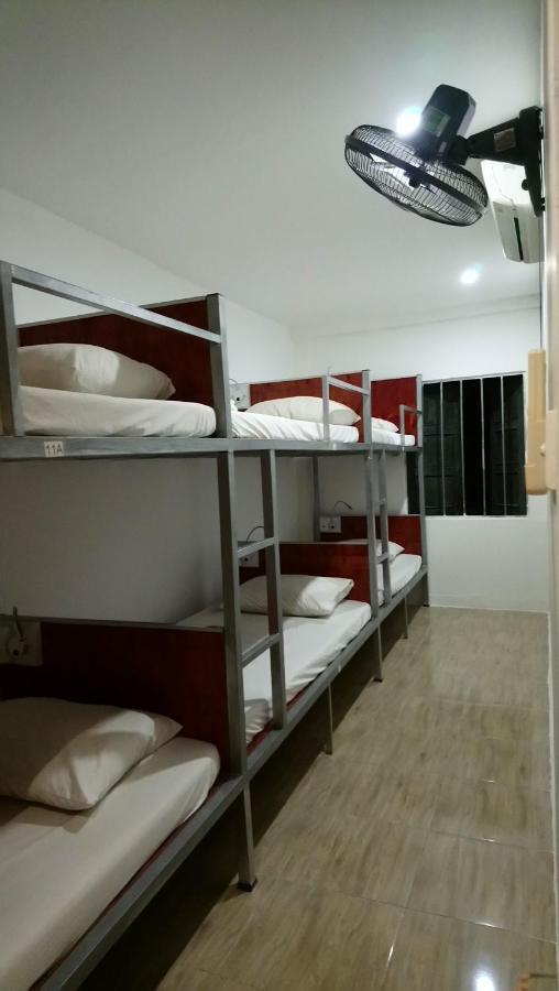 לואנג פרבאנג Tony Central Hostel מראה חיצוני תמונה